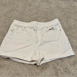 American Eagle White Denim Women's Mom Shorts